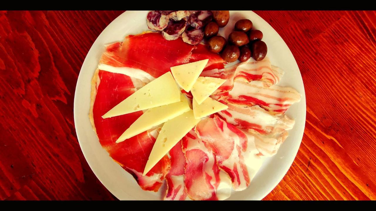 Razman Wine Rooms Gracisce ภายนอก รูปภาพ